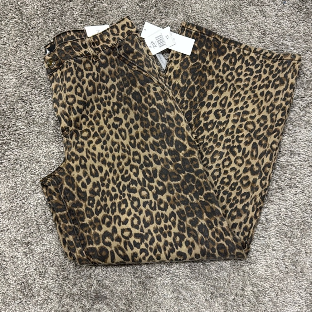 NWT Leopard Print High Rise Relaxed Fit Denim - Picture 2 of 2